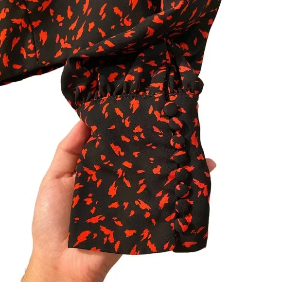 Dynamite Black and Red Top Blouse Long Sleeve Puff Sleeve Size M - Picture 4 of 10